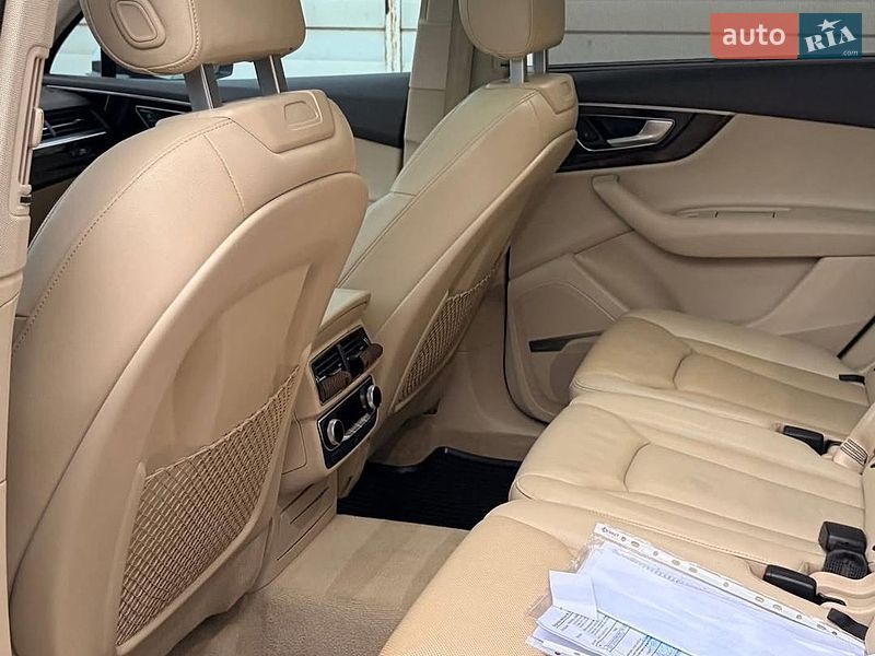 Позашляховик / Кросовер Audi Q7 2017 в Львові