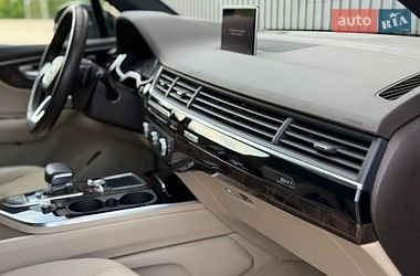 Внедорожник / Кроссовер Audi Q7 2016 в Дубно