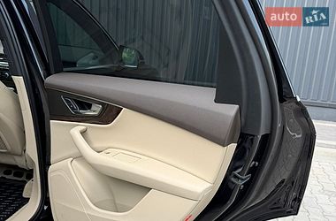 Внедорожник / Кроссовер Audi Q7 2016 в Дубно