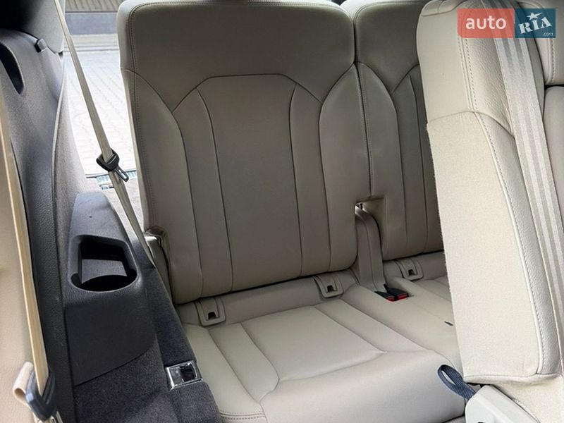 Внедорожник / Кроссовер Audi Q7 2016 в Дубно