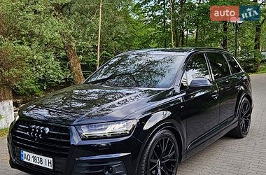 Внедорожник / Кроссовер Audi Q7 2015 в Сваляве