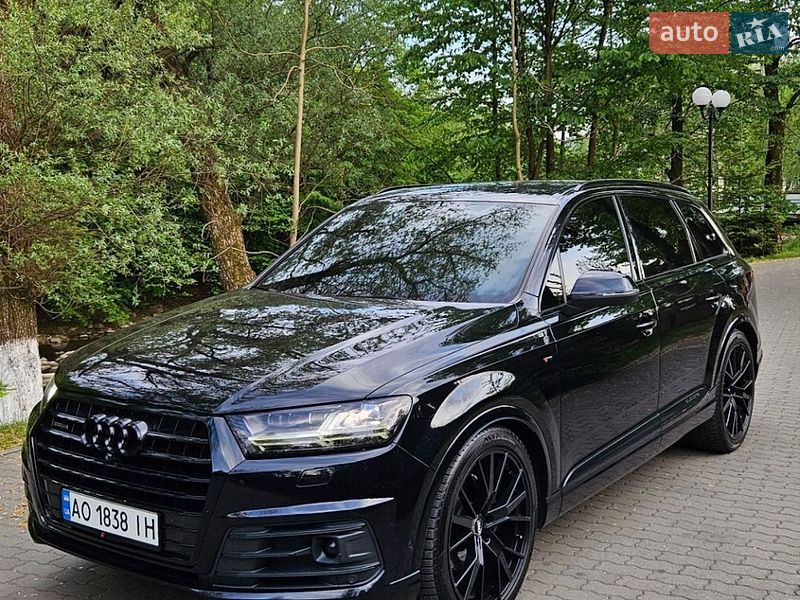 Внедорожник / Кроссовер Audi Q7 2015 в Сваляве