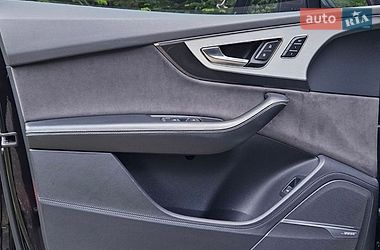 Внедорожник / Кроссовер Audi Q7 2015 в Сваляве