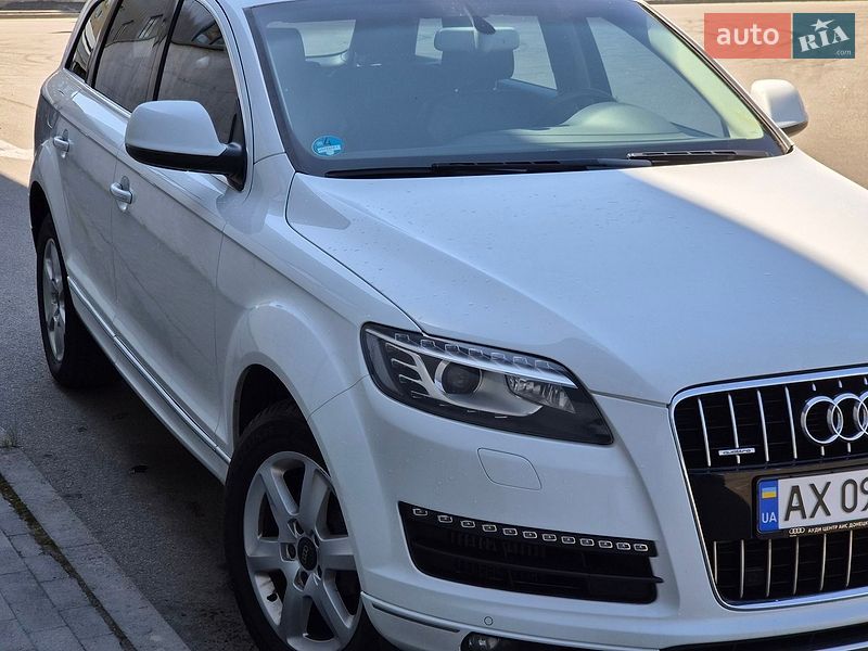 Позашляховик / Кросовер Audi Q7 2013 в Києві