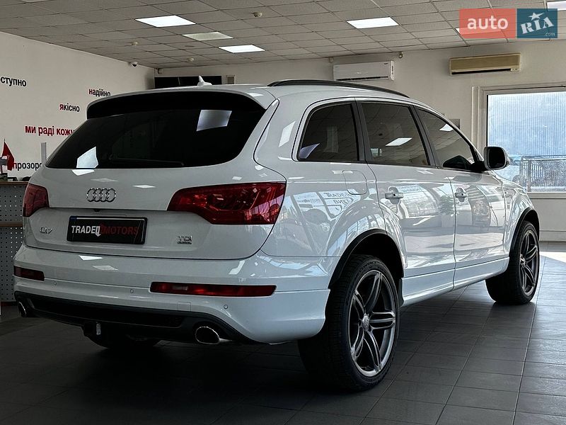 Позашляховик / Кросовер Audi Q7 2014 в Києві