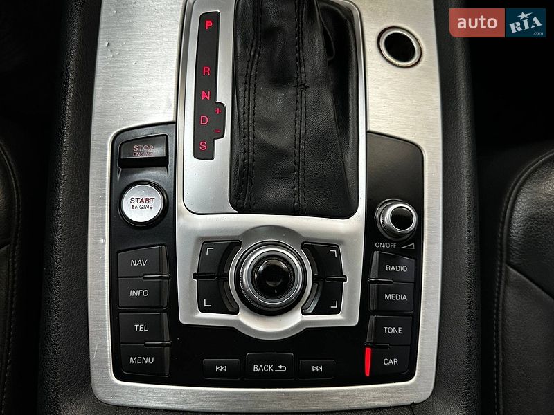 Позашляховик / Кросовер Audi Q7 2014 в Києві
