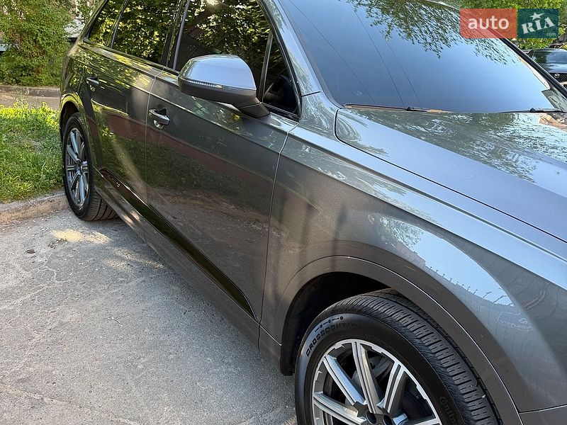 Внедорожник / Кроссовер Audi Q7 2018 в Киеве
