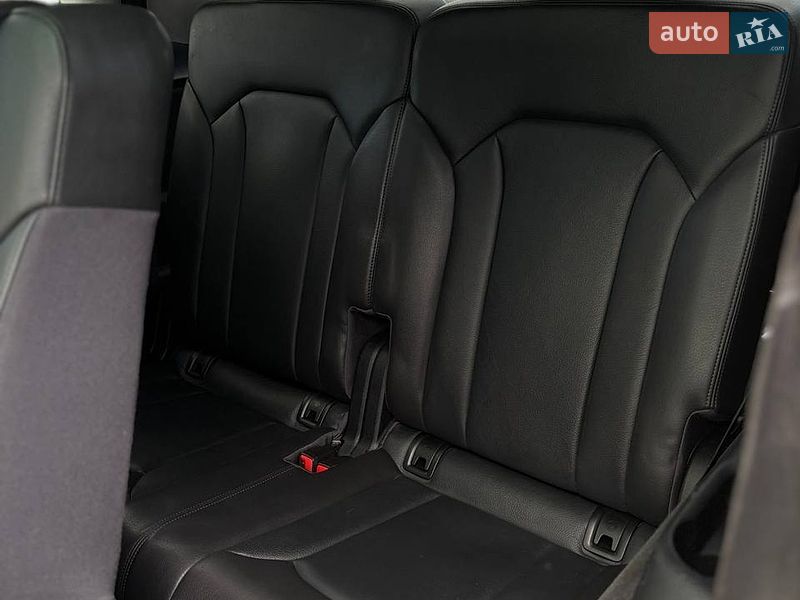 Внедорожник / Кроссовер Audi Q7 2017 в Стрые
