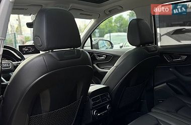 Внедорожник / Кроссовер Audi Q7 2017 в Стрые