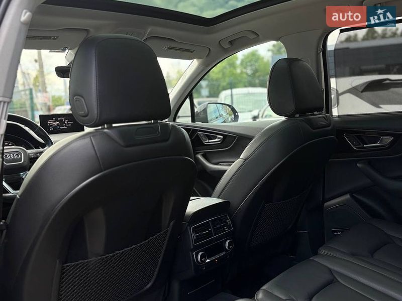 Внедорожник / Кроссовер Audi Q7 2017 в Стрые