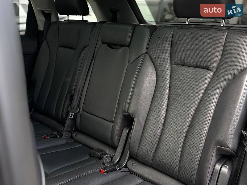 Внедорожник / Кроссовер Audi Q7 2017 в Стрые