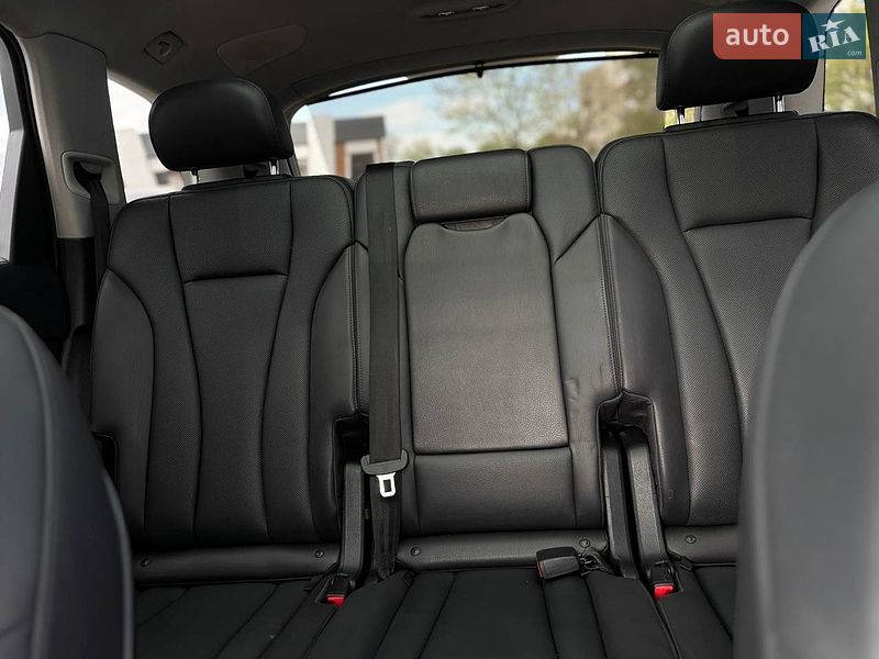 Внедорожник / Кроссовер Audi Q7 2017 в Стрые