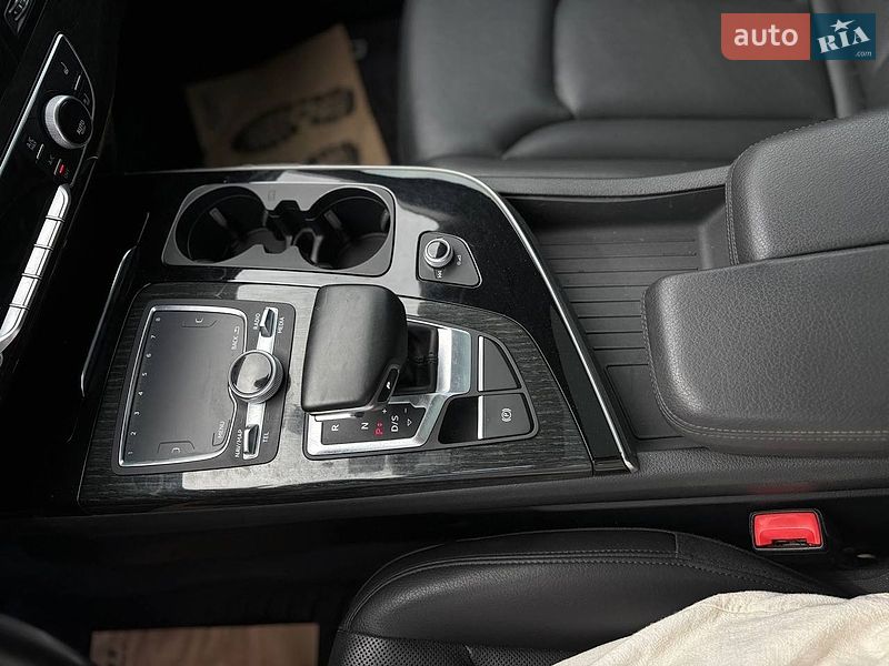 Внедорожник / Кроссовер Audi Q7 2017 в Стрые