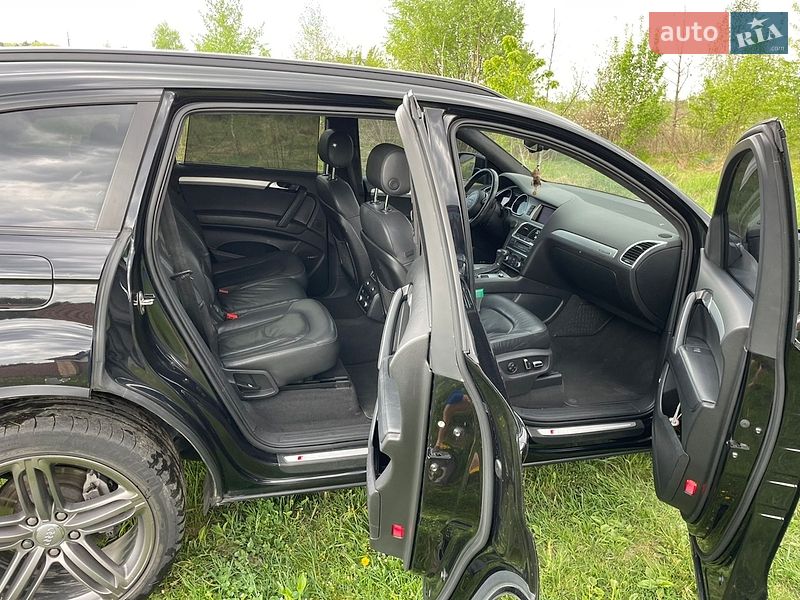 Позашляховик / Кросовер Audi Q7 2015 в Львові