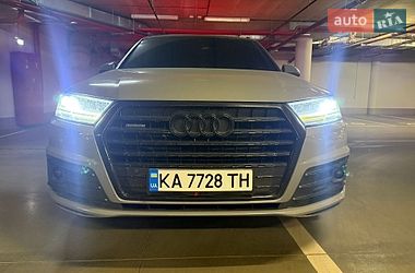 Позашляховик / Кросовер Audi Q7 2017 в Києві