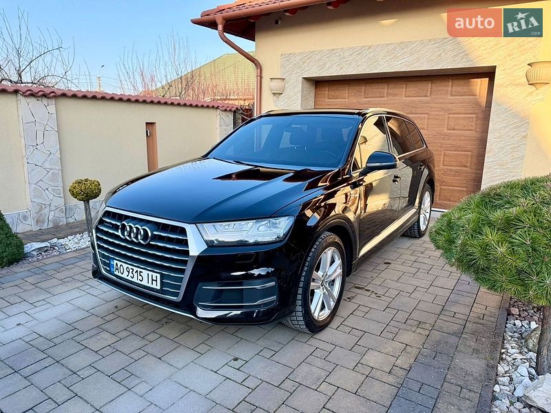 Позашляховик / Кросовер Audi Q7 2017 в Виноградові