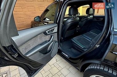 Позашляховик / Кросовер Audi Q7 2017 в Виноградові