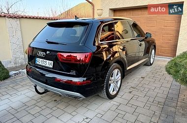 Позашляховик / Кросовер Audi Q7 2017 в Виноградові