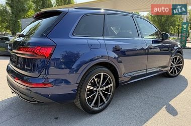 Позашляховик / Кросовер Audi Q7 2020 в Дніпрі