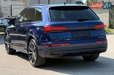 Позашляховик / Кросовер Audi Q7 2020 в Дніпрі