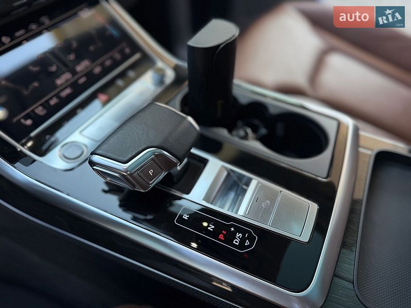 Позашляховик / Кросовер Audi Q7 2020 в Дніпрі