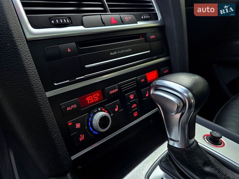 Внедорожник / Кроссовер Audi Q7 2015 в Полтаве