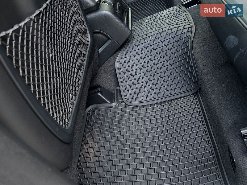 Внедорожник / Кроссовер Audi Q7 2015 в Полтаве
