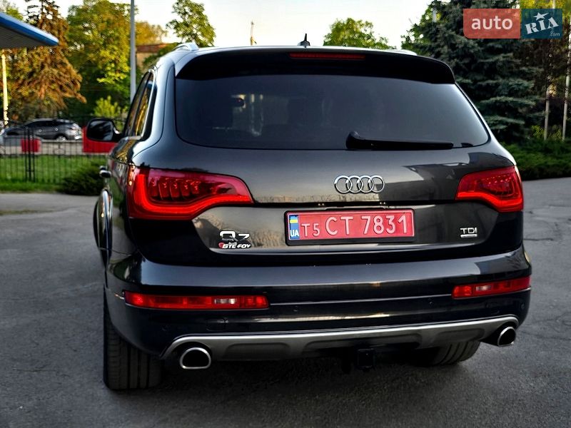 Внедорожник / Кроссовер Audi Q7 2015 в Полтаве