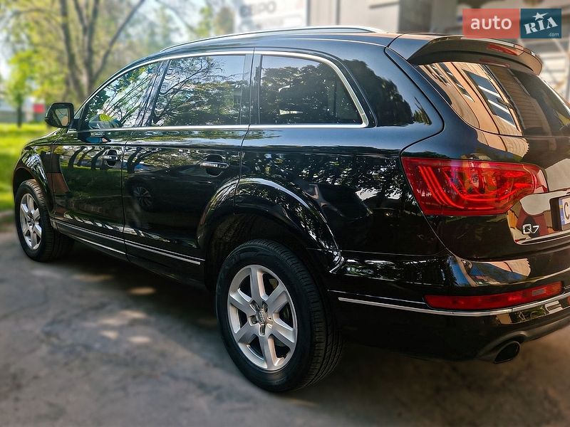 Внедорожник / Кроссовер Audi Q7 2015 в Черкассах