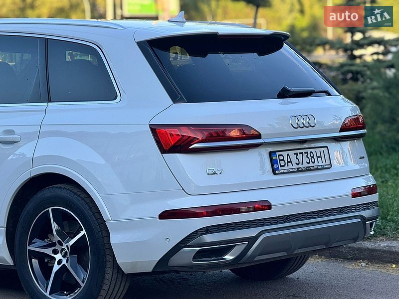 Внедорожник / Кроссовер Audi Q7 2021 в Киеве