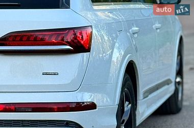 Внедорожник / Кроссовер Audi Q7 2021 в Киеве