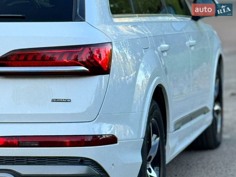 Внедорожник / Кроссовер Audi Q7 2021 в Киеве