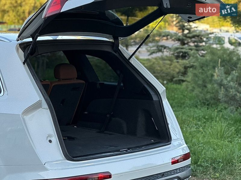 Внедорожник / Кроссовер Audi Q7 2021 в Киеве