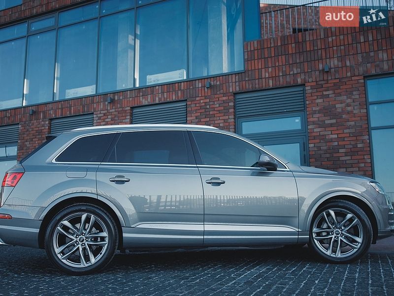 Позашляховик / Кросовер Audi Q7 2017 в Дніпрі