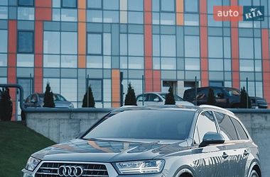 Позашляховик / Кросовер Audi Q7 2017 в Дніпрі