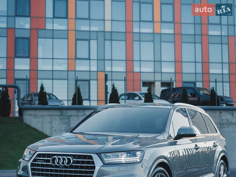 Позашляховик / Кросовер Audi Q7 2017 в Дніпрі