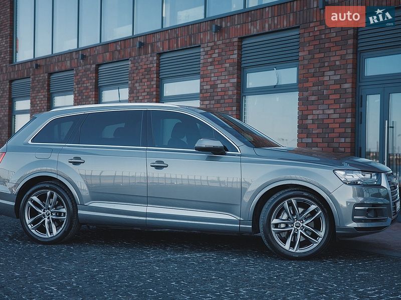 Позашляховик / Кросовер Audi Q7 2017 в Дніпрі