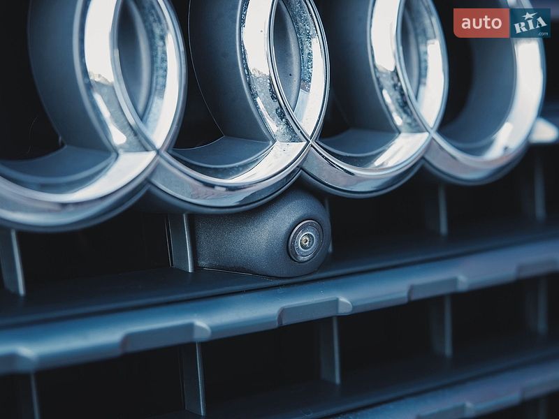Позашляховик / Кросовер Audi Q7 2017 в Дніпрі