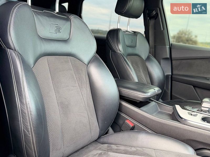 Позашляховик / Кросовер Audi Q7 2016 в Києві