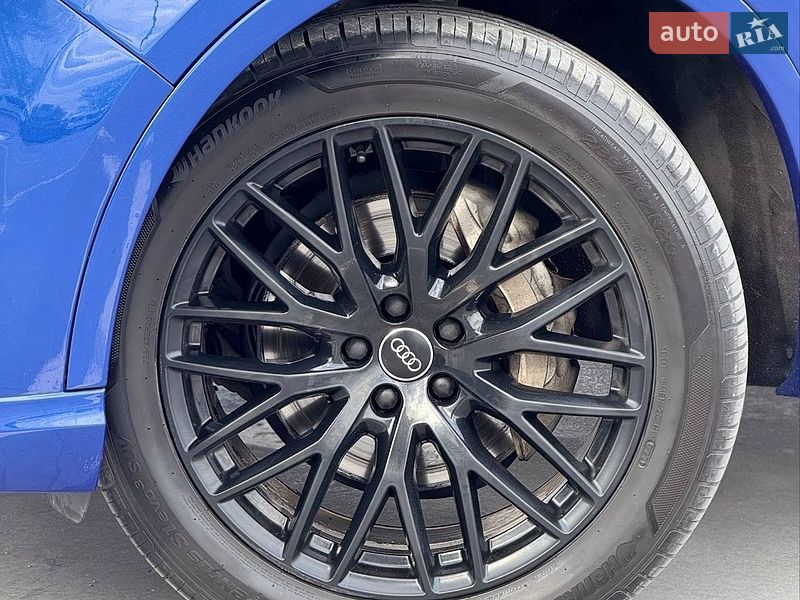 Позашляховик / Кросовер Audi Q7 2016 в Києві