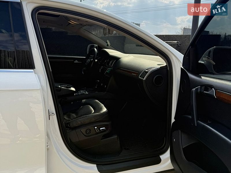 Внедорожник / Кроссовер Audi Q7 2013 в Тернополе