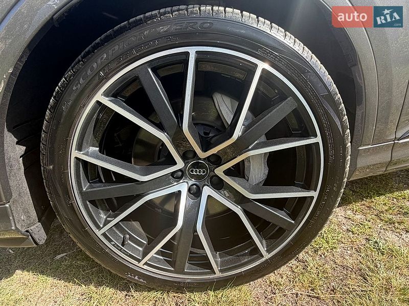 Внедорожник / Кроссовер Audi Q7 2020 в Каменец-Подольском