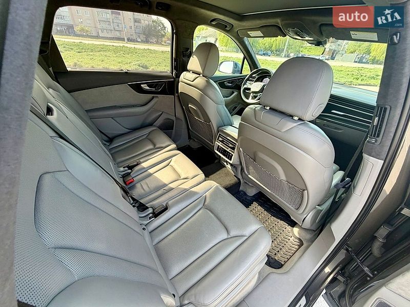 Внедорожник / Кроссовер Audi Q7 2020 в Каменец-Подольском