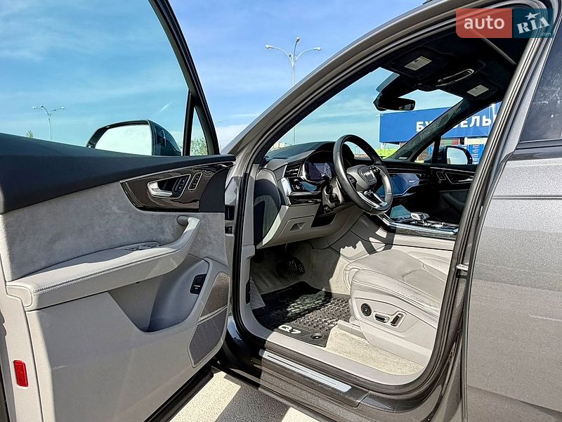 Внедорожник / Кроссовер Audi Q7 2020 в Каменец-Подольском