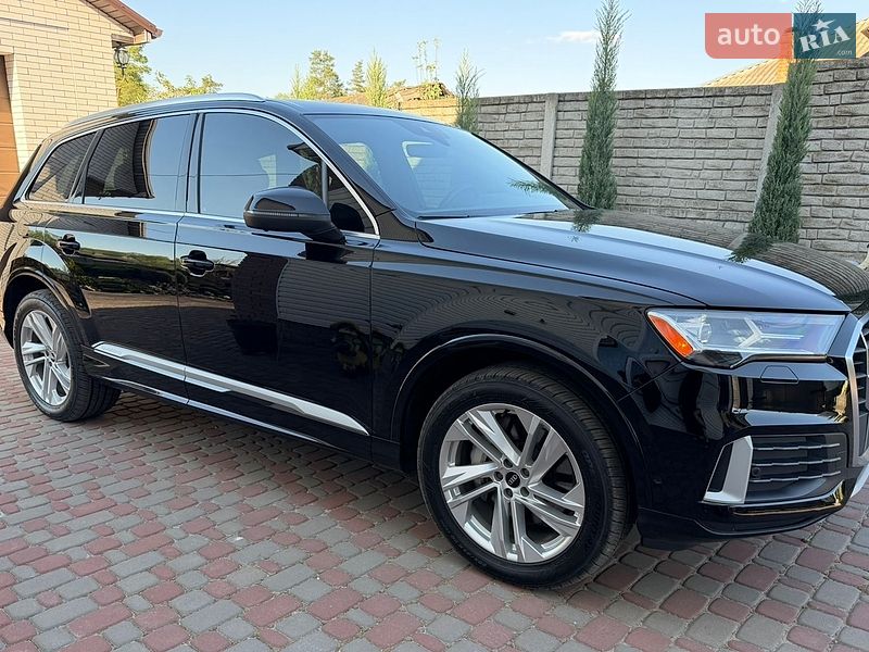 Позашляховик / Кросовер Audi Q7 2021 в Прилуках