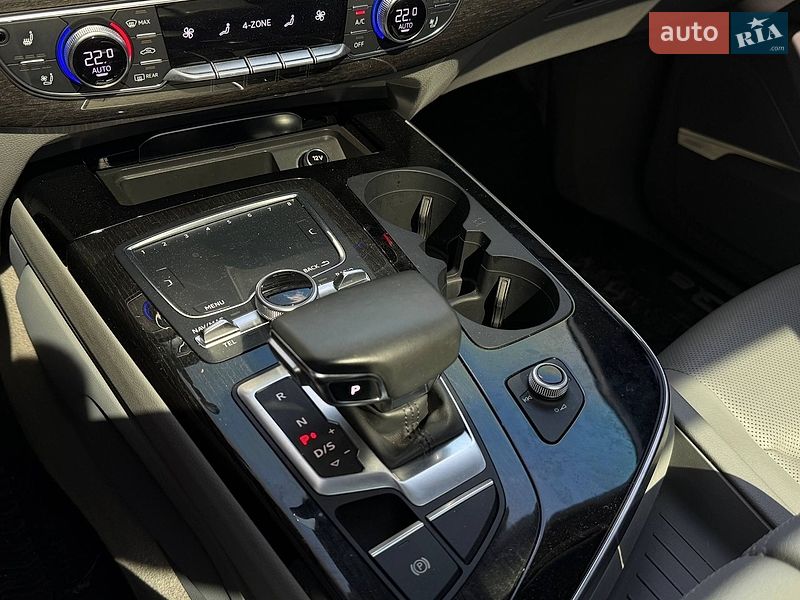 Внедорожник / Кроссовер Audi Q7 2018 в Киеве
