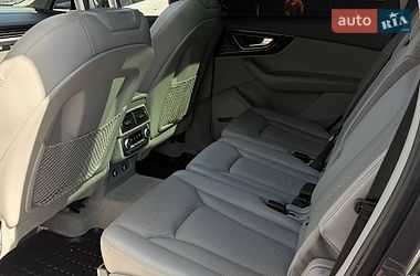 Внедорожник / Кроссовер Audi Q7 2018 в Киеве