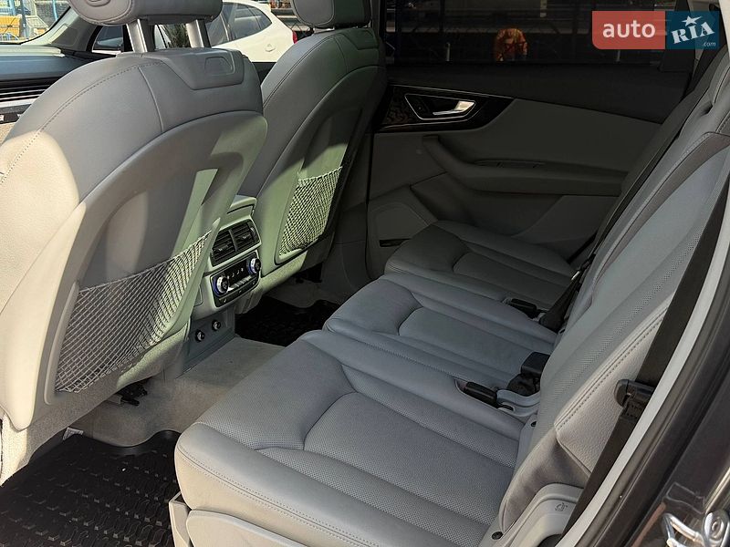 Внедорожник / Кроссовер Audi Q7 2018 в Киеве