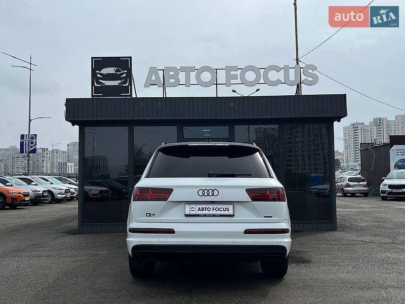 Внедорожник / Кроссовер Audi Q7 2017 в Киеве