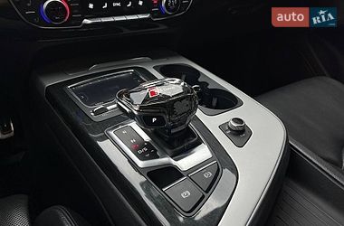 Внедорожник / Кроссовер Audi Q7 2017 в Киеве
